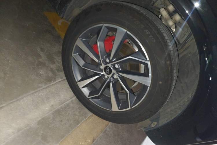 Used Audi Q5L 2024 40 TFSI Luxury Dynamic Edition Right Front Wheel Hub