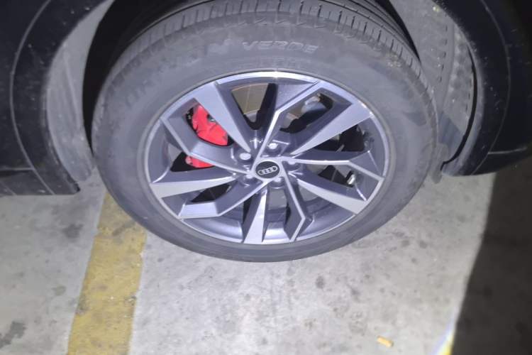 Used Audi Q5L 2024 40 TFSI Luxury Dynamic Edition Right Front Wheel Hub