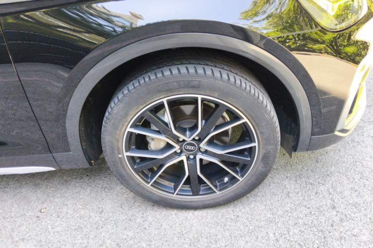 Used Audi Q5L 2024 40 TFSI Luxury Prestige Edition Right Front Wheel Hub