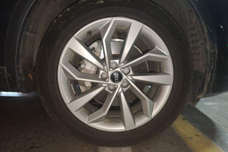 Used Audi Q5L 2024 40 TFSI Luxury Prestige Edition Right Front Wheel Hub