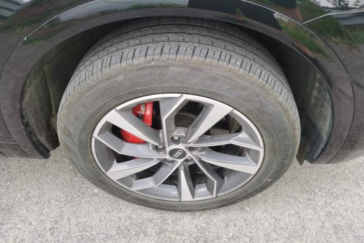 Used Audi Q5L 2024 40 TFSI Luxury Dynamic Edition Right Front Wheel Hub