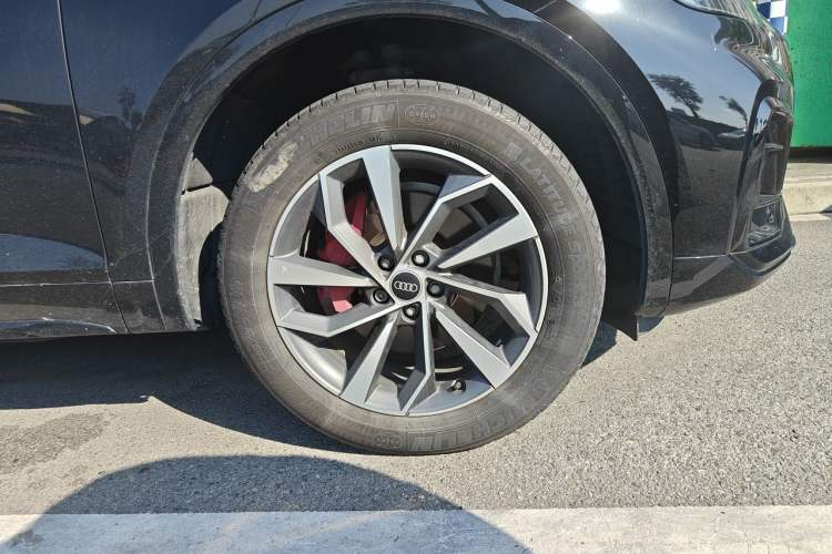 Used Audi Q5L 2024 40 TFSI Luxury Dynamic Edition Right Front Wheel Hub