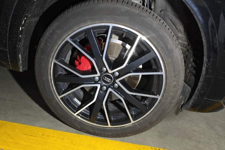 Used Audi Q5L 2024 40 TFSI Luxury Dynamic Edition Right Front Wheel Hub