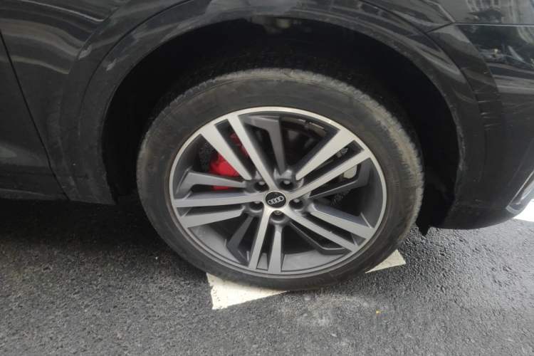 Used Audi Q5L 2024 40 TFSI Luxury Dynamic Edition Right Front Wheel Hub