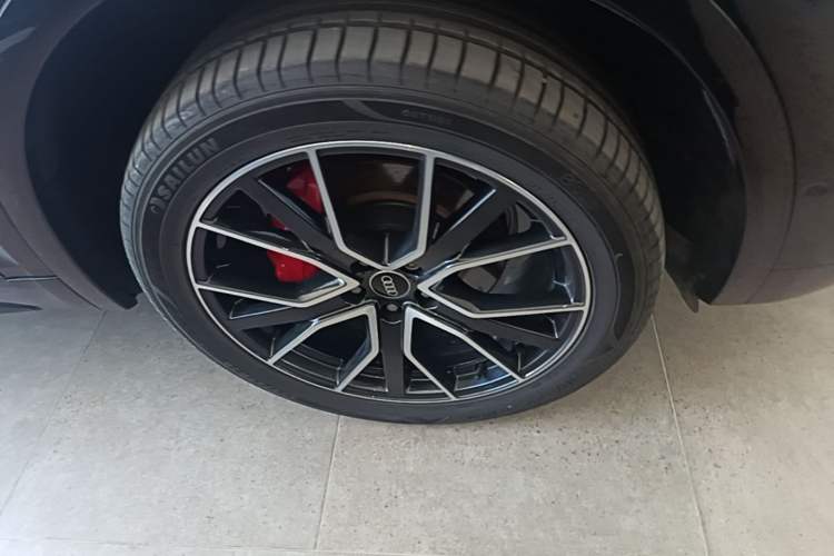 Used Audi Q5L 2024 45 TFSI Luxury Dynamic Model Right Front Wheel Hub