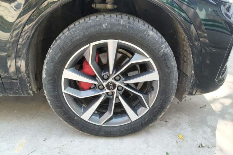 Used Audi Q5L 2024 40 TFSI Luxury Dynamic Edition Right Front Wheel Hub