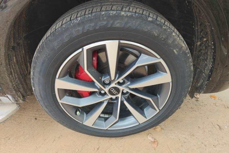 Used Audi Q5L 2024 40 TFSI Luxury Dynamic Edition Right Front Wheel Hub