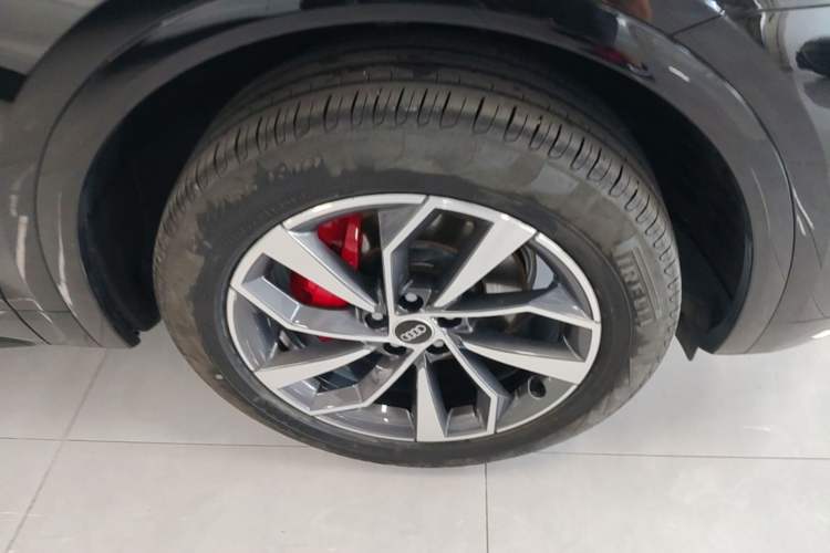 Used Audi Q5L 2024 40 TFSI Luxury Dynamic Edition Right Front Wheel Hub
