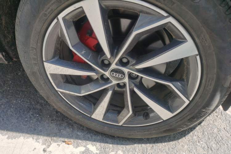 Used Audi Q5L 2024 40 TFSI Luxury Dynamic Edition Right Front Wheel Hub