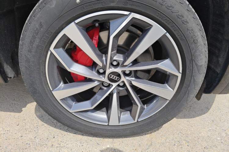 Used Audi Q5L 2024 40 TFSI Luxury Dynamic Edition Right Front Wheel Hub