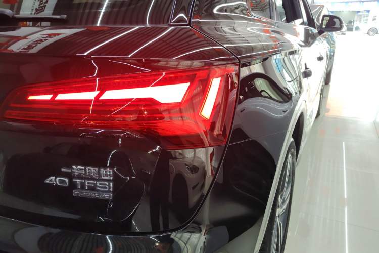 Used Audi Q5L 2024 40 TFSI Luxury Dynamic Edition Right Rear Taillight