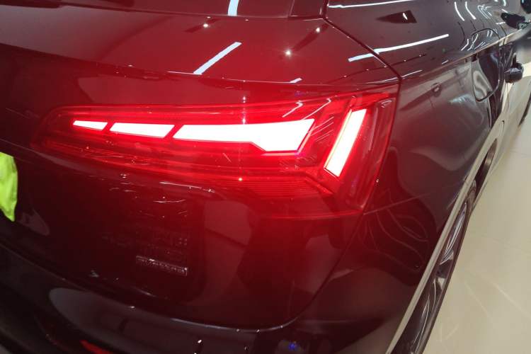 Used Audi Q5L 2024 40 TFSI Luxury Dynamic Edition Right Rear Taillight