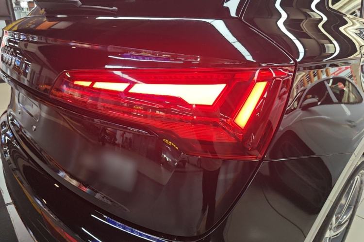 Used Audi Q5L 2024 40 TFSI Luxury Dynamic Edition Right Rear Taillight