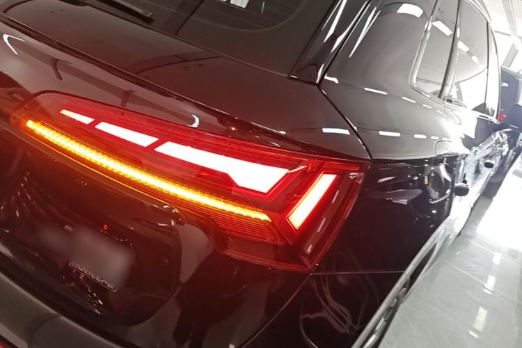 Used Audi Q5L 2024 40 TFSI Luxury Dynamic Edition Right Rear Taillight