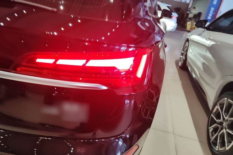 Used Audi Q5L 2024 40 TFSI Fashion Dynamic Model Right Rear Taillight