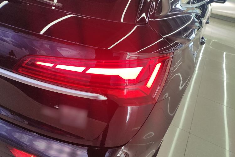 Used Audi Q5L 2024 40 TFSI Fashion Dynamic Model Right Rear Taillight