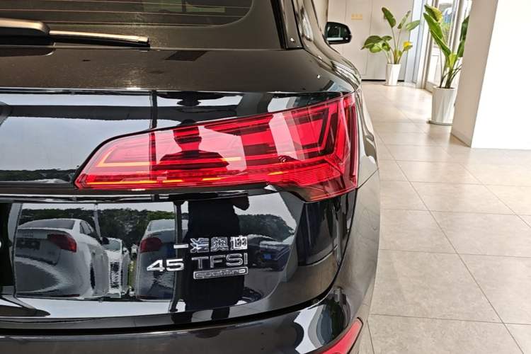 Used Audi Q5L 2024 45 TFSI Luxury Dynamic Model Right Rear Taillight