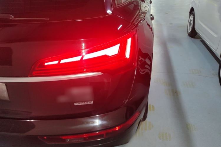 Used Audi Q5L 2024 40 TFSI Fashion Dynamic Model Right Rear Taillight