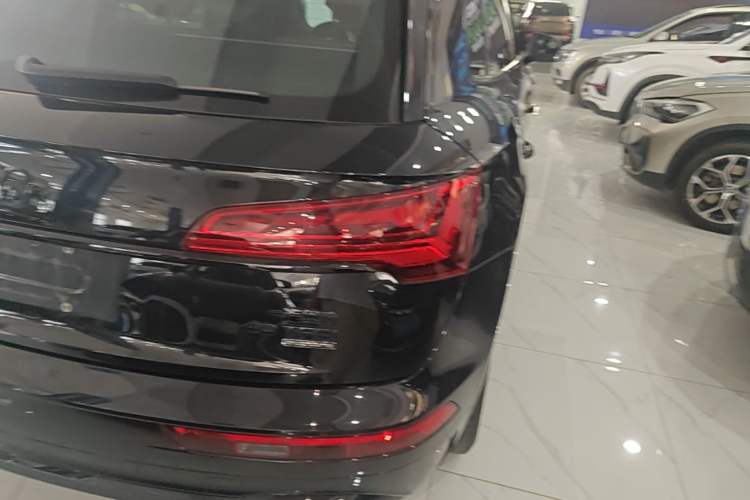 Used Audi Q5L 2024 40 TFSI Fashion Dynamic Model Right Rear Taillight
