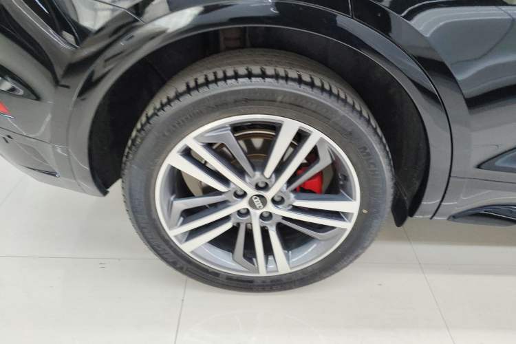 Used Audi Q5L 2024 40 TFSI Luxury Dynamic Edition Right Rear Wheel Hub