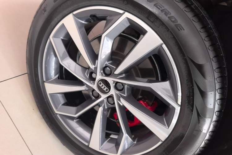 Used Audi Q5L 2024 40 TFSI Luxury Dynamic Edition Right Rear Wheel Hub