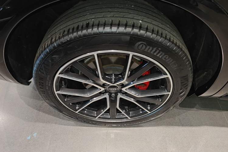 Used Audi Q5L 2024 45 TFSI Luxury Dynamic Model Right Rear Wheel Hub