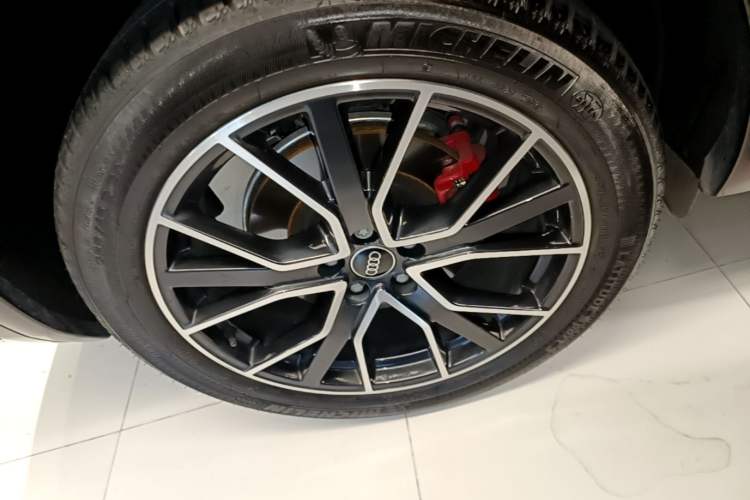 Used Audi Q5L 2024 40 TFSI Fashion Dynamic Model Right Rear Wheel Hub