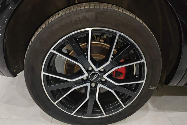 Used Audi Q5L 2024 45 TFSI Luxury Dynamic Model Right Rear Wheel Hub