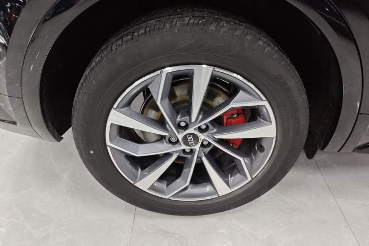 Used Audi Q5L 2024 40 TFSI Luxury Dynamic Edition Right Rear Wheel Hub