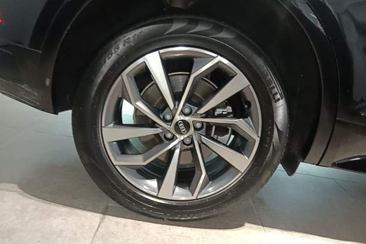 Used Audi Q5L 2024 40 TFSI Luxury Dynamic Edition Right Rear Wheel Hub
