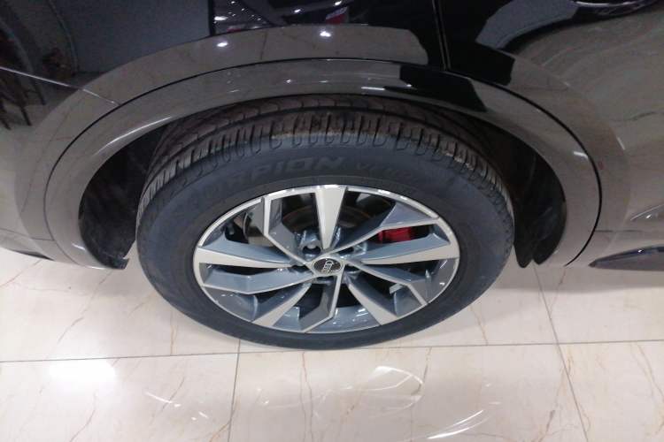 Used Audi Q5L 2024 40 TFSI Luxury Dynamic Edition Right Rear Wheel Hub