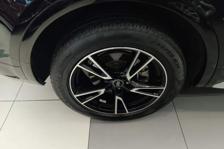 Used Audi Q5L 2024 40 TFSI Fashion Dynamic Model Right Rear Wheel Hub