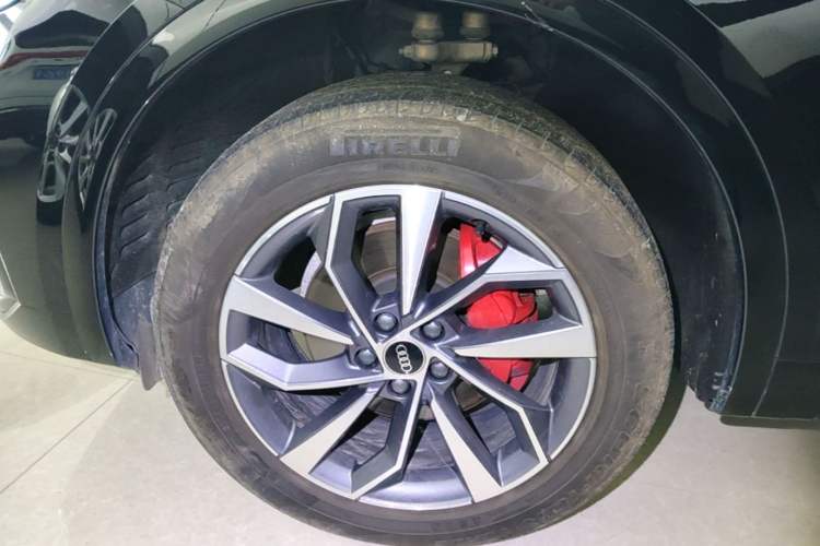 Used Audi Q5L 2024 40 TFSI Luxury Dynamic Edition Right Rear Wheel Hub