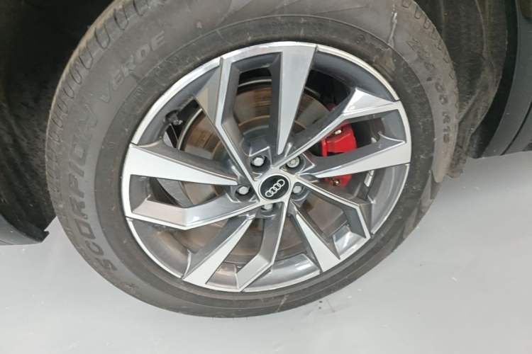 Used Audi Q5L 2024 40 TFSI Luxury Dynamic Edition Right Rear Wheel Hub