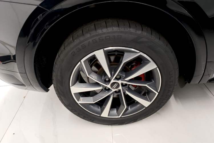 Used Audi Q5L 2024 40 TFSI Luxury Dynamic Edition Right Rear Wheel Hub