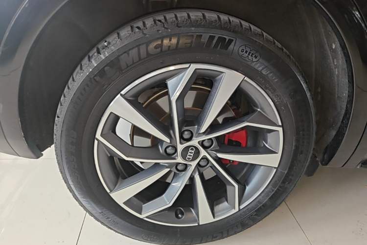 Used Audi Q5L 2024 40 TFSI Luxury Dynamic Edition Right Rear Wheel Hub