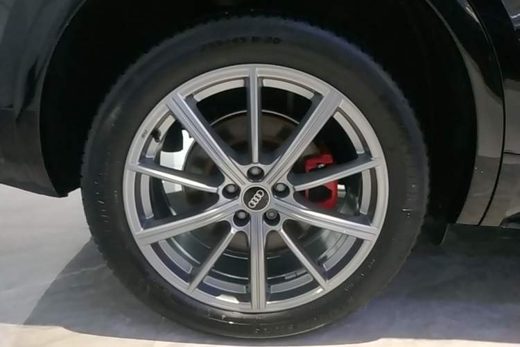 Used Audi Q5L 2024 40 TFSI Luxury Dynamic Edition Right Rear Wheel Hub