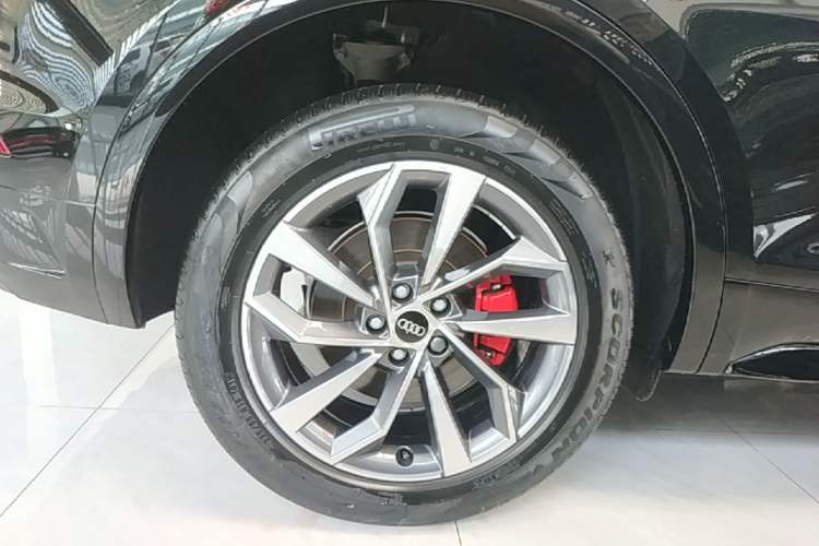 Used Audi Q5L 2024 40 TFSI Luxury Dynamic Edition Right Rear Wheel Hub
