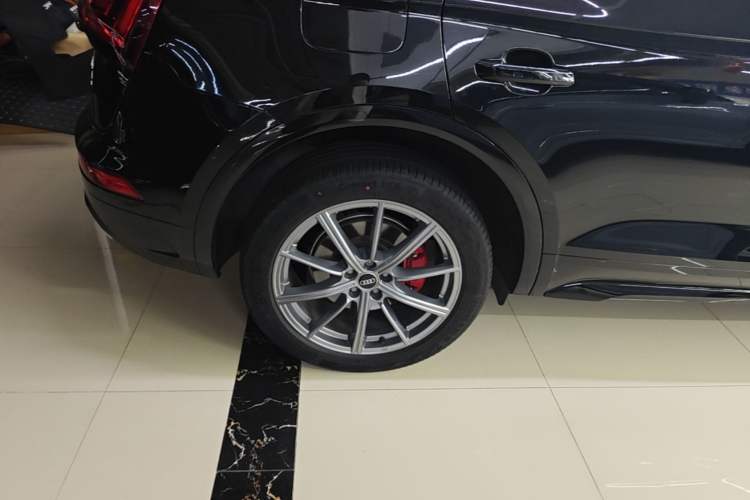 Used Audi Q5L 2024 40 TFSI Luxury Dynamic Edition Right Rear Wheel Hub