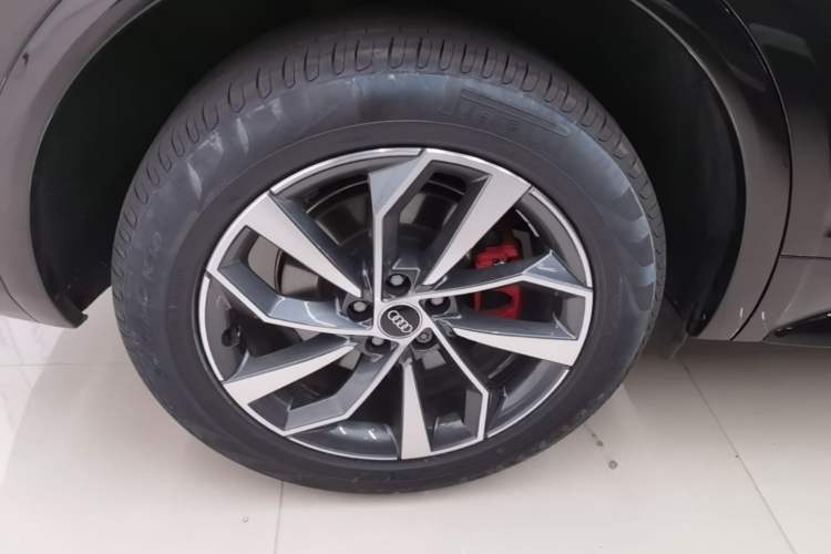 Used Audi Q5L 2024 40 TFSI Luxury Dynamic Edition Right Rear Wheel Hub