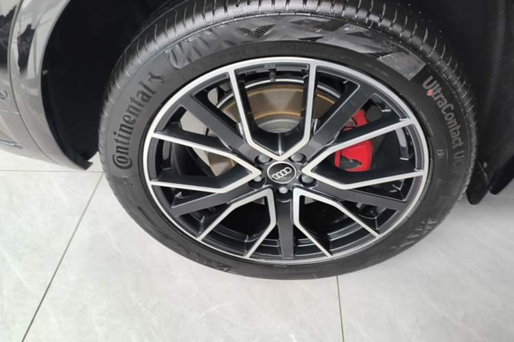 Used Audi Q5L 2024 45 TFSI Luxury Dynamic Model Right Rear Wheel Hub