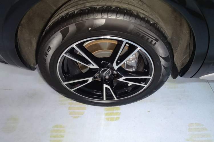 Used Audi Q5L 2024 40 TFSI Fashion Dynamic Model Right Rear Wheel Hub