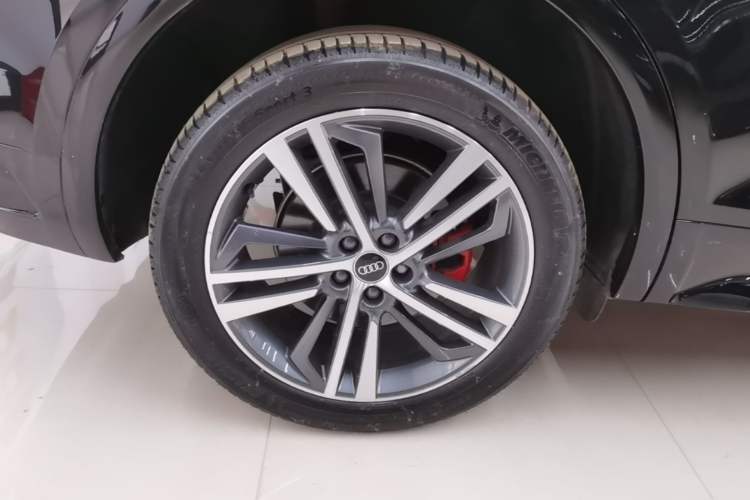 Used Audi Q5L 2024 40 TFSI Luxury Dynamic Edition Right Rear Wheel Hub