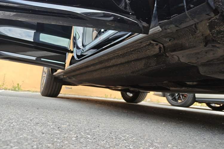 Used Audi Q5L 2024 40 TFSI Luxury Dynamic Edition Right Side Sill