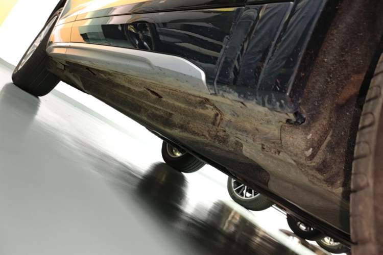 Used Audi Q5L 2024 40 TFSI Luxury Prestige Edition Right Side Sill