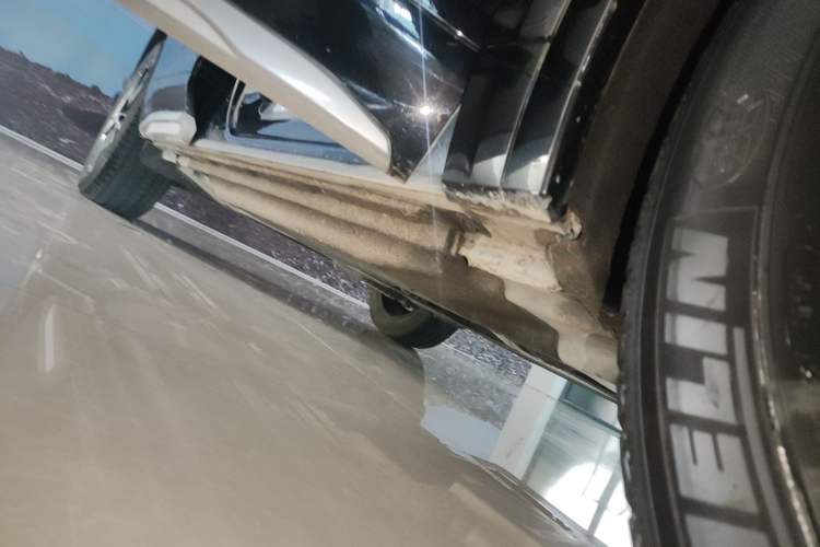 Used Audi Q5L 2024 40 TFSI Fashion Dynamic Model Right Side Sill