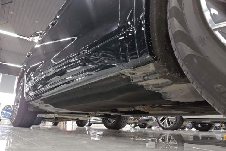 Used Audi Q5L 2024 40 TFSI Luxury Dynamic Edition Right Side Sill