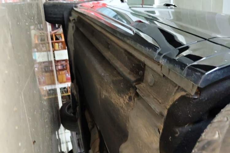 Used Audi Q5L 2024 40 TFSI Luxury Dynamic Edition Right Side Sill