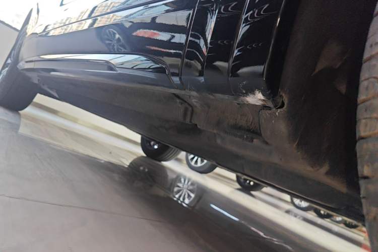 Used Audi Q5L 2024 40 TFSI Luxury Dynamic Edition Right Side Sill