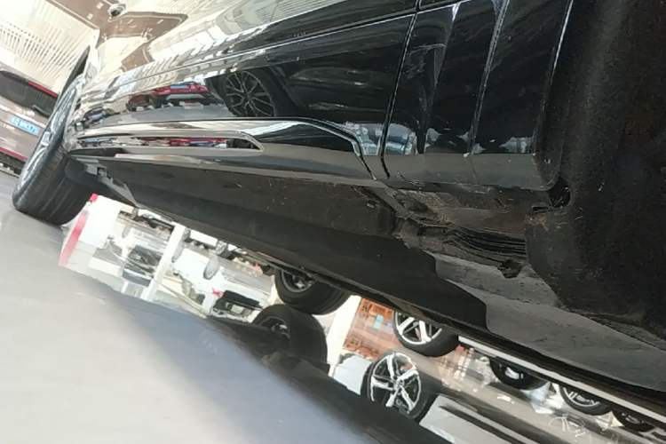Used Audi Q5L 2024 40 TFSI Luxury Dynamic Edition Right Side Sill